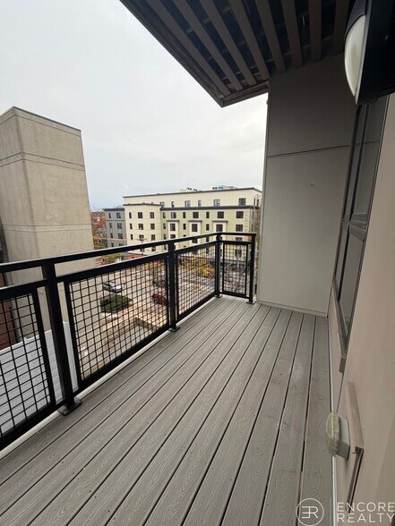 Building Photo - 20 Webster St