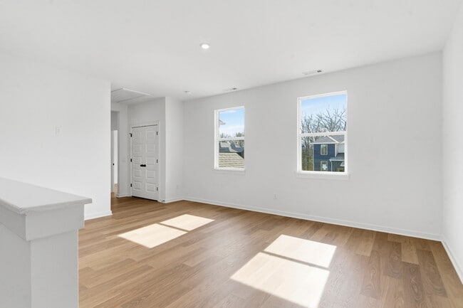 Building Photo - 1810 E Fiji St