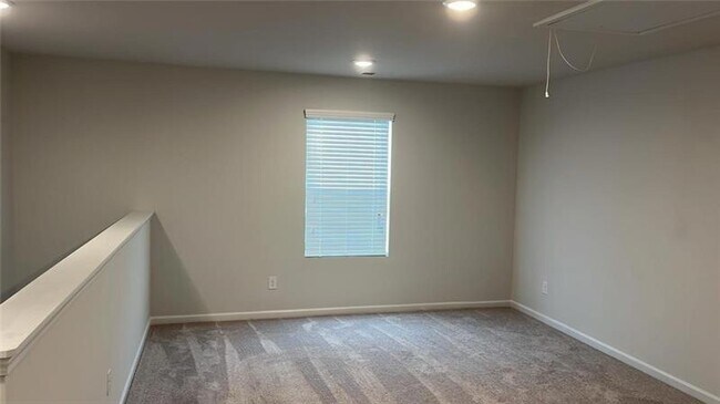 Building Photo - 285 Springwood Ln
