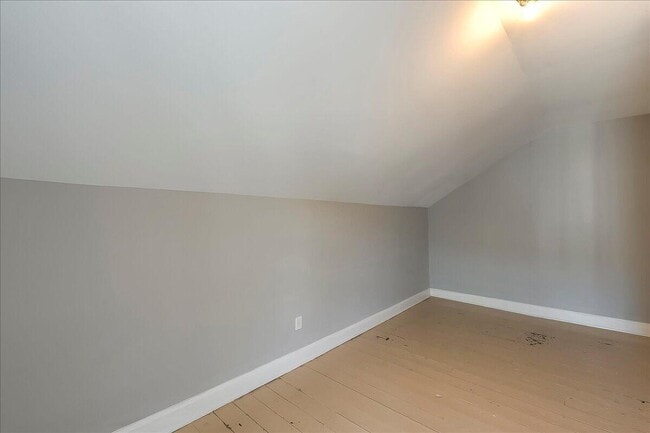 Building Photo - 412 Ann St