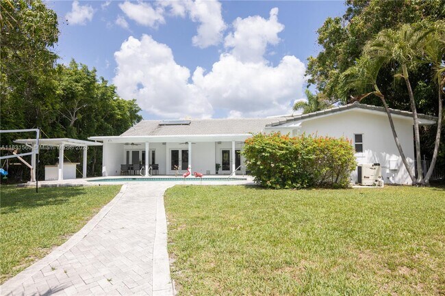Building Photo - 413 Tamarind Dr