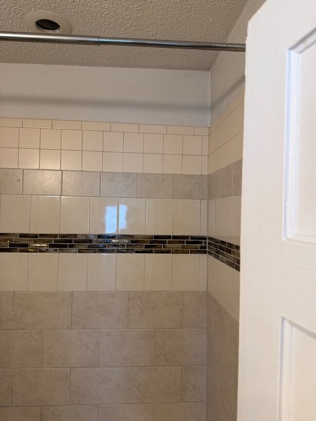 Building Photo - 1460 N Edward St