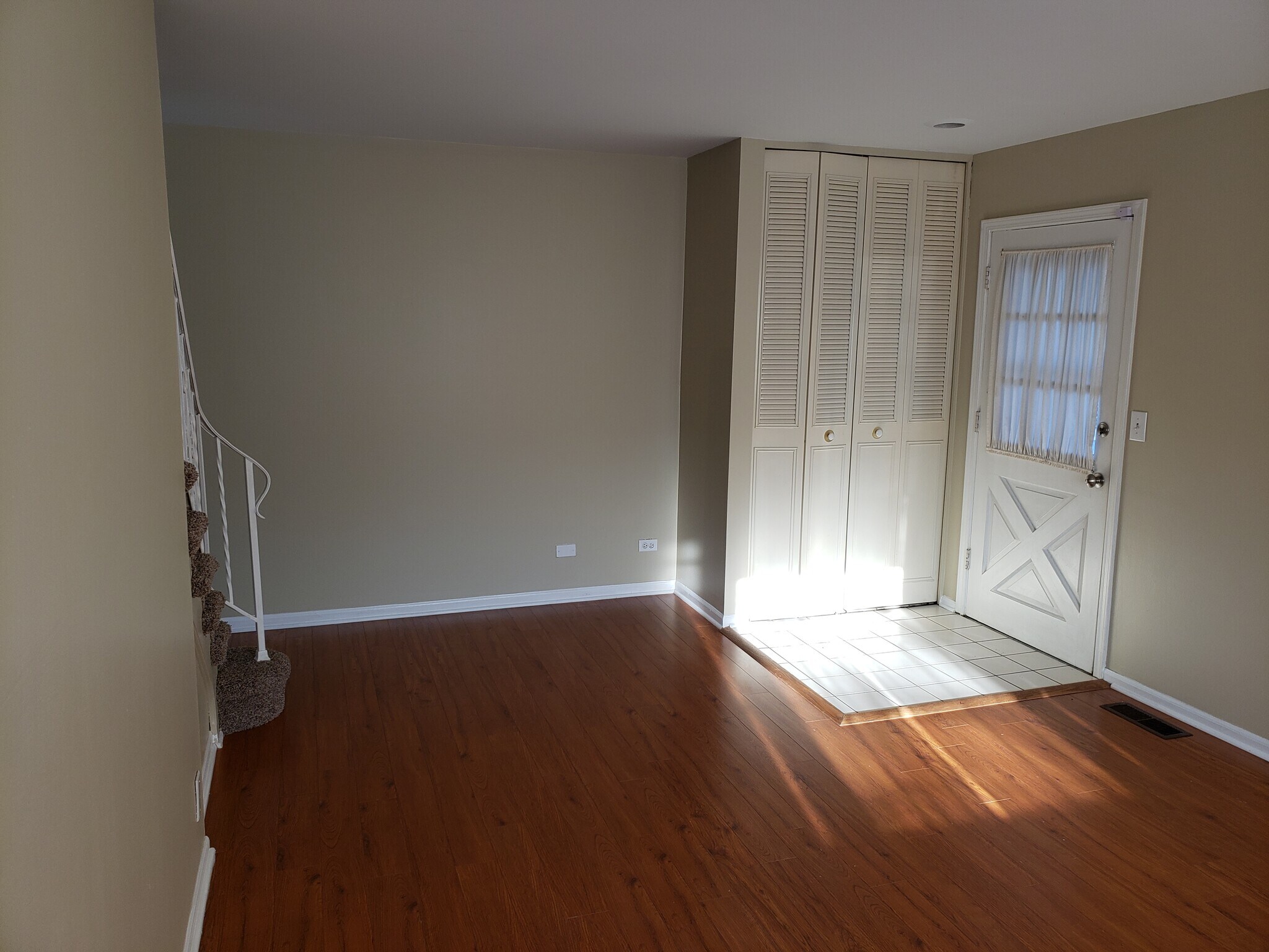 Building Photo - 2146 Rugen Rd