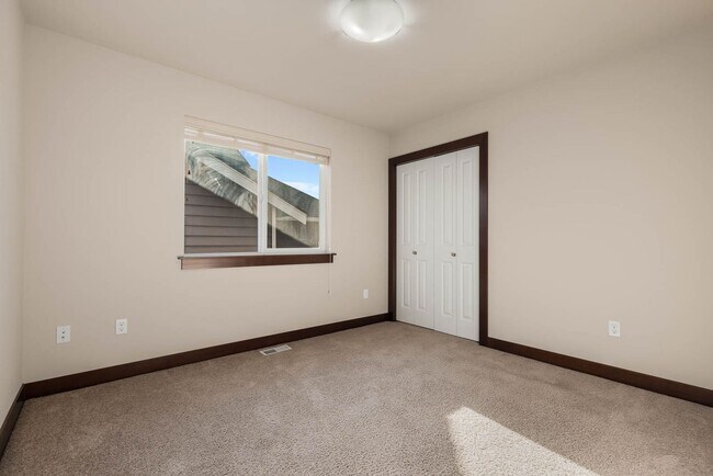 Building Photo - Modern Bothell Home in Kingsbury Community