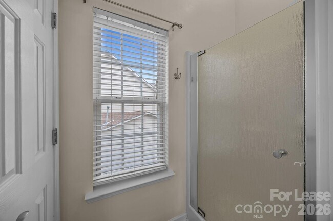 Building Photo - 17622 Cambridge Grove Dr