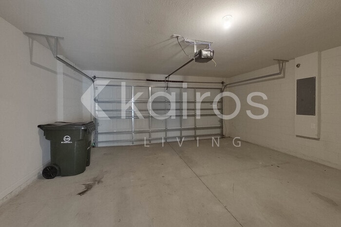 Building Photo - 1709 Nebraska Loop