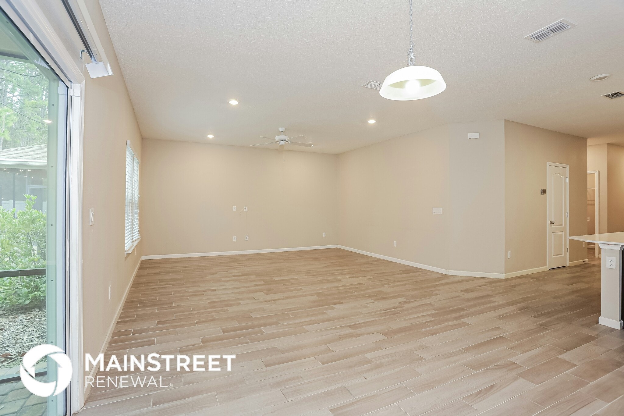 Building Photo - 16180 Blossom Lake Dr