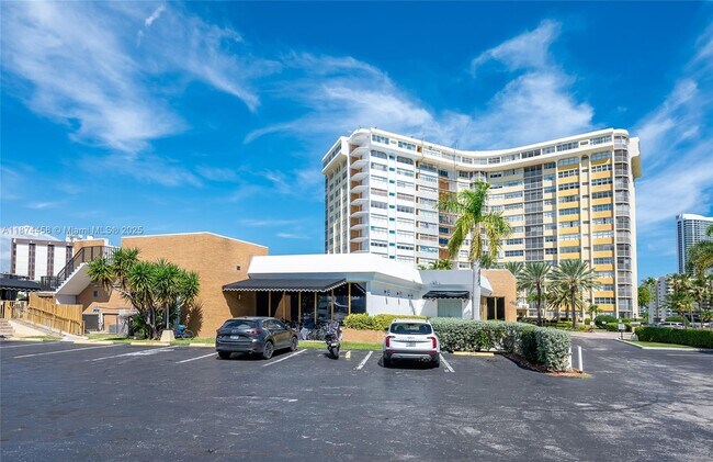 Building Photo - 100 Golden Isles Dr