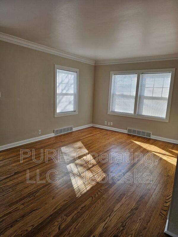 Building Photo - 1618 S 50th St