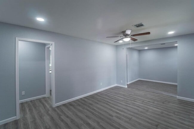 Building Photo - 4118 Groton Dr
