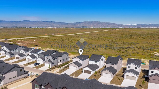 Building Photo - Modern New Construction Home in Boise!