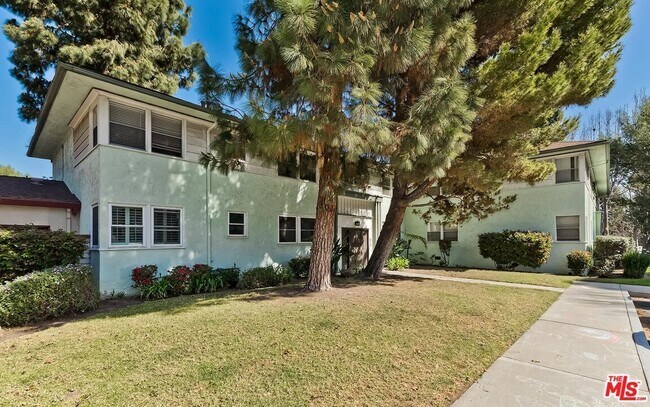 Building Photo - 5853 Bowcroft St