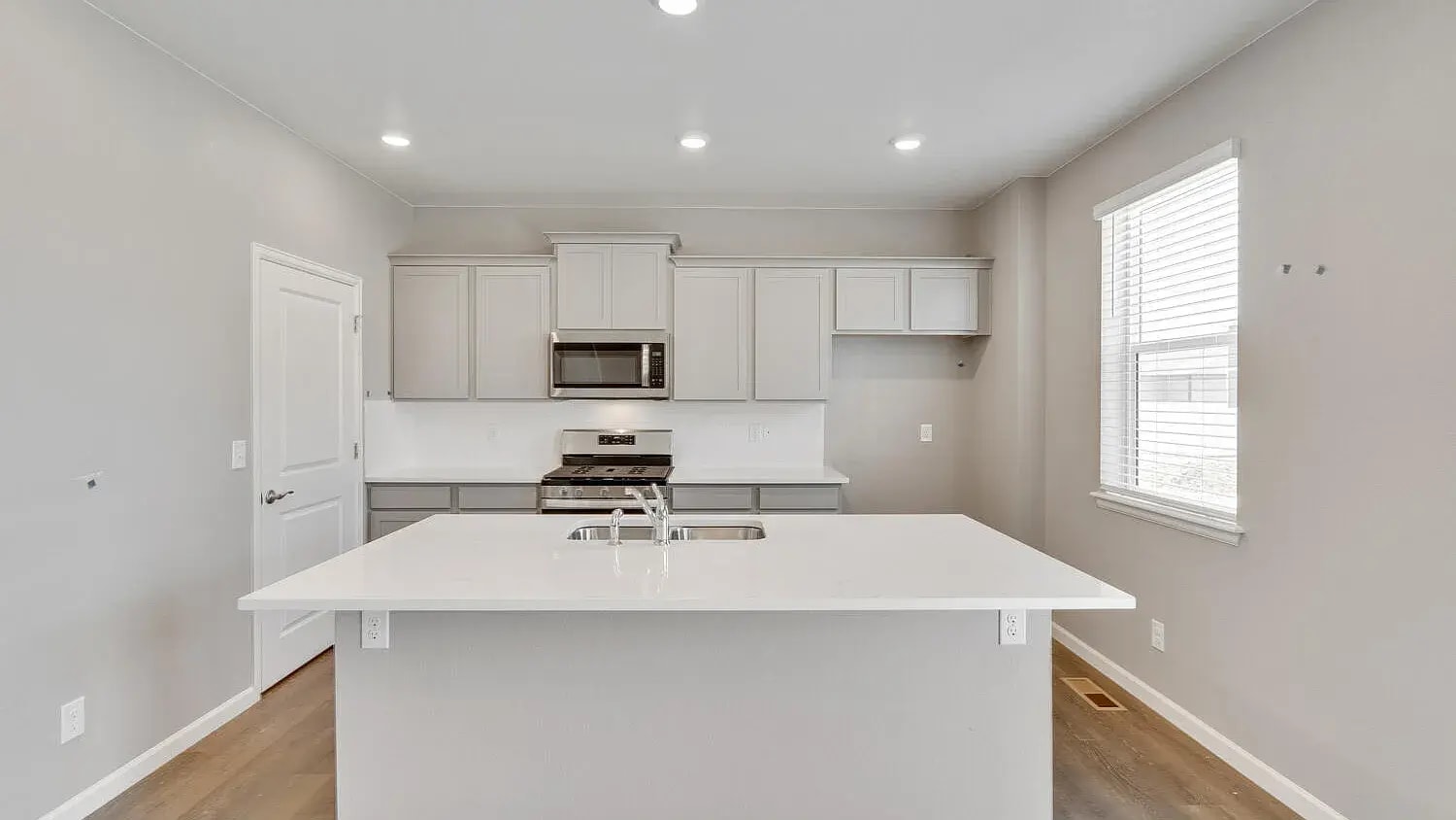 Kitchen - 14611 Beebalm Ave