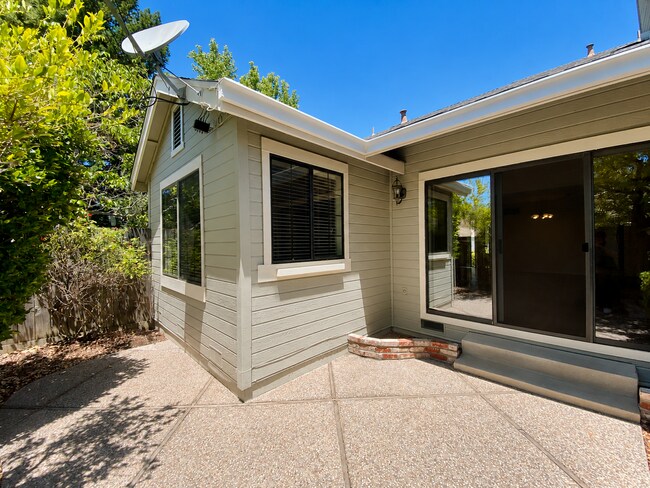 Building Photo - Large, open-concept 2-bedroom home in Mission San Jose!