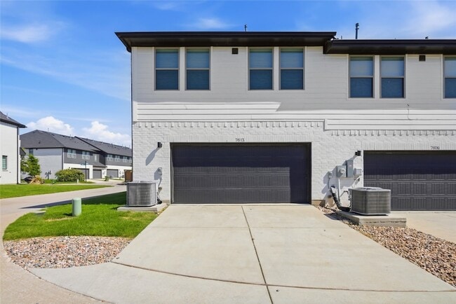 Building Photo - 7613 Reis Ln