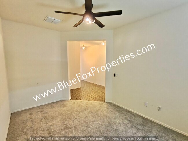 Building Photo - 7926 S Golden Bell Dr