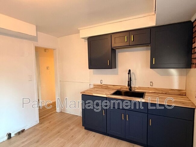 Building Photo - 16121 W Parkway St