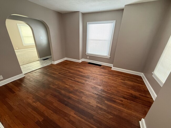 Building Photo - 174 Colony Crescent