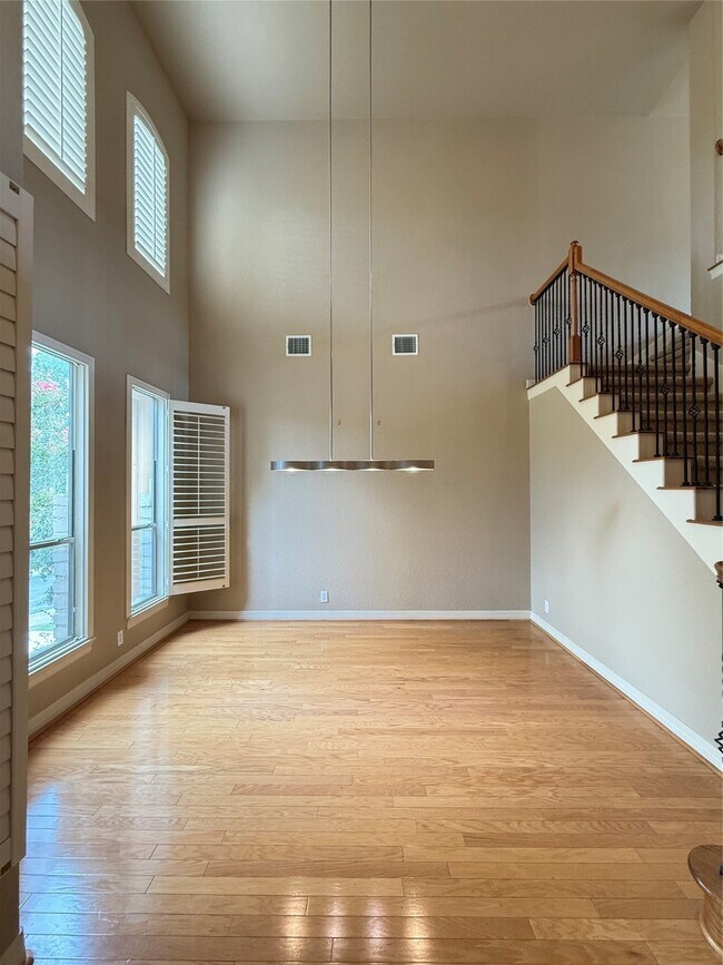 Building Photo - 1135 Via Belcanto
