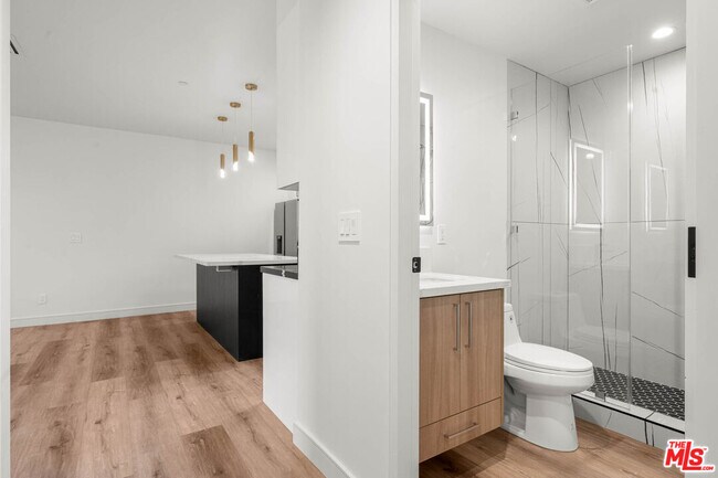 Building Photo - 1920 S Sherbourne Dr