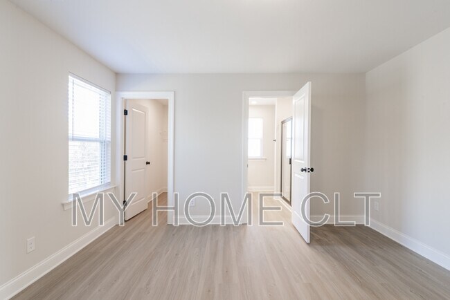 Building Photo - 3646 Trull St