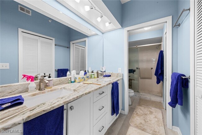 Building Photo - 4201 Sawgrass Point Dr