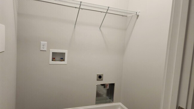 Building Photo - 1815 Fox Den Way