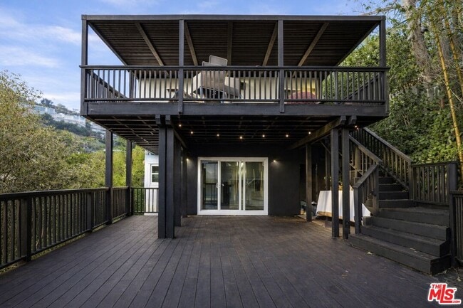 Building Photo - 8810 Hollywood Blvd