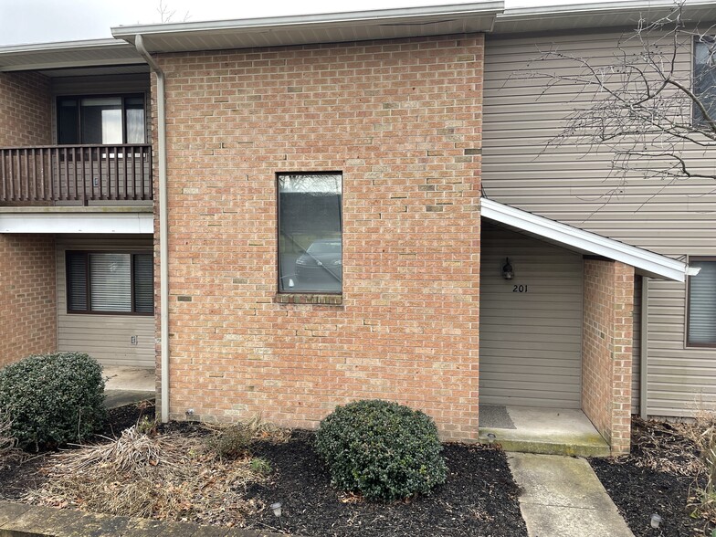 Building Photo - 126 Ridgeview St