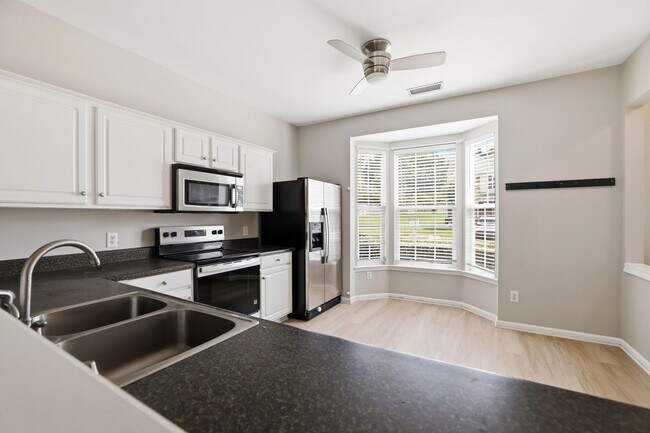 Building Photo - 3221 Mannington Dr