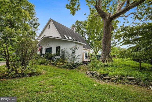 Building Photo - 35299 Snickersville Turnpike