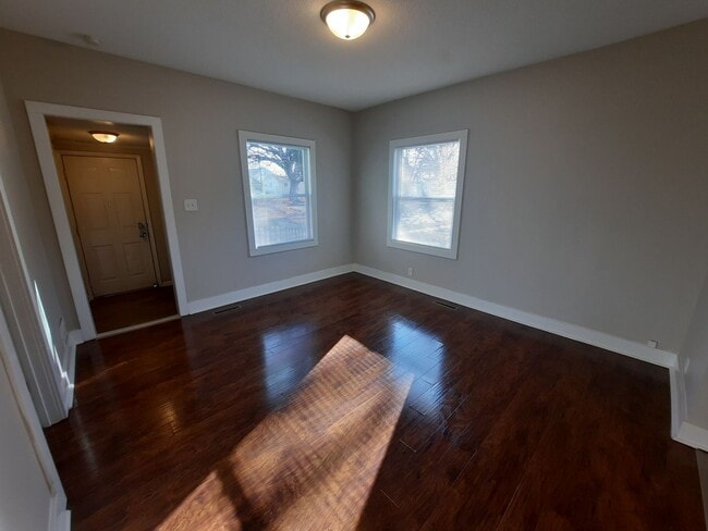 Building Photo - 3814 8th Pl