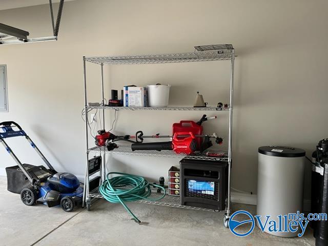 Building Photo - 136 Gardencove Cir