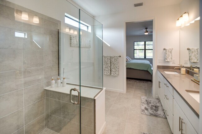 Building Photo - 17118 Oakstead Dr