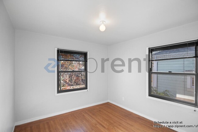 Building Photo - 903 61st St