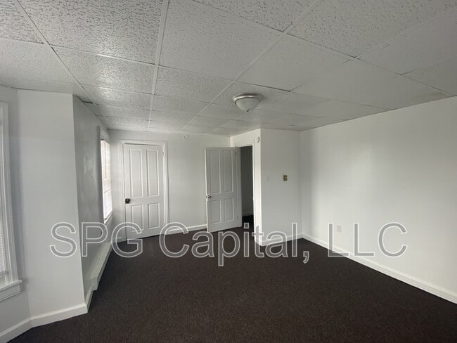 Building Photo - 112 N York St