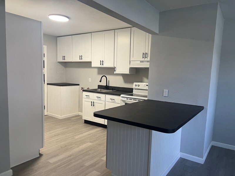 Building Photo - 1422 Willow Ave