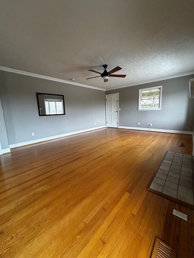 Building Photo - Single family home in Forest