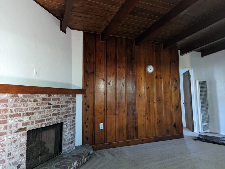 Building Photo - 25128 Feijoa Ave