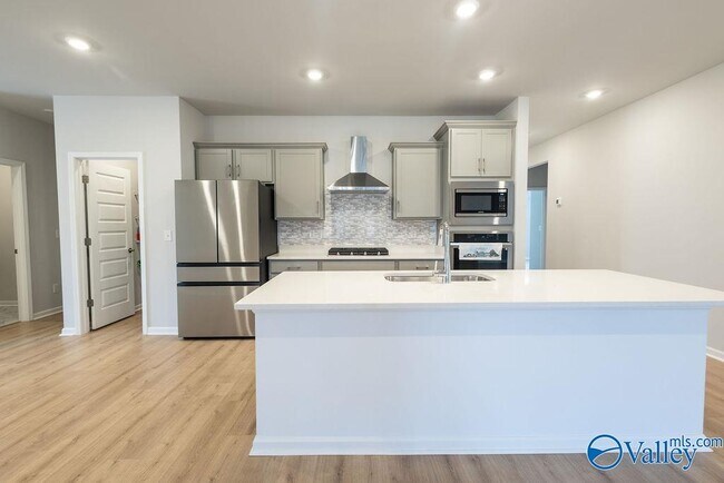 Building Photo - 143 Sager Cir