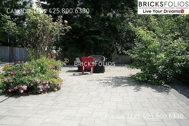 Building Photo - Luxurious 5-bedroom home in Sammamish with...