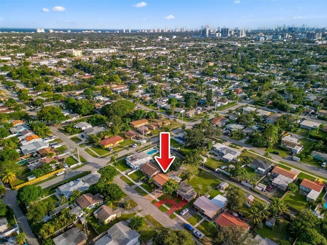 Building Photo - 2410 Coolidge St