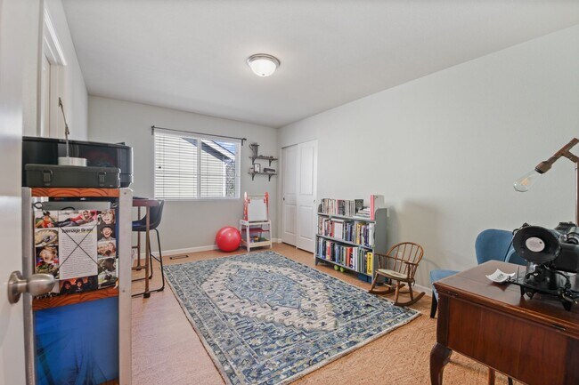 Building Photo - MOVE IN READY NOW! Meridian Campus home available! Beautiful 4 bedrooms 2.5 baths. Easy JBLM comm...