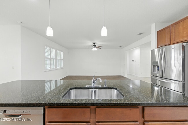 Building Photo - 1002 Wetland Ridge Cir