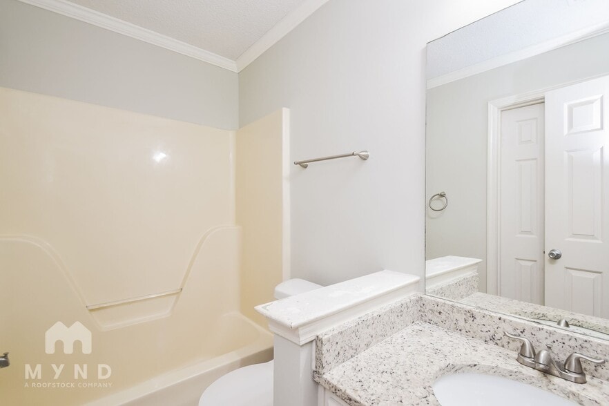 Building Photo - 6354 Amanda Oaks Cir N