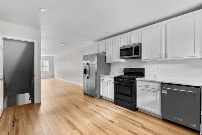 Primary Photo - 2230 Orleans St