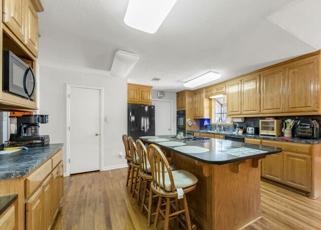 Building Photo - 4269 Wilcox Ln