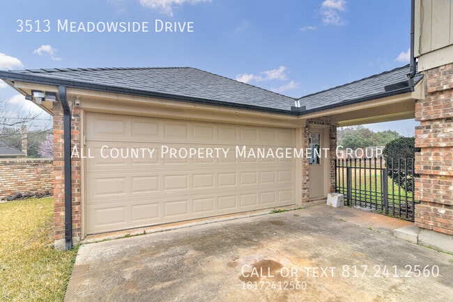 Building Photo - 3513 Meadowside Dr