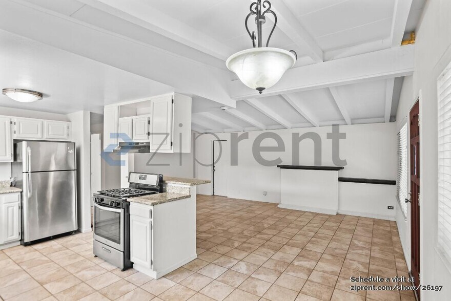 Building Photo - 499 Pebble Dr