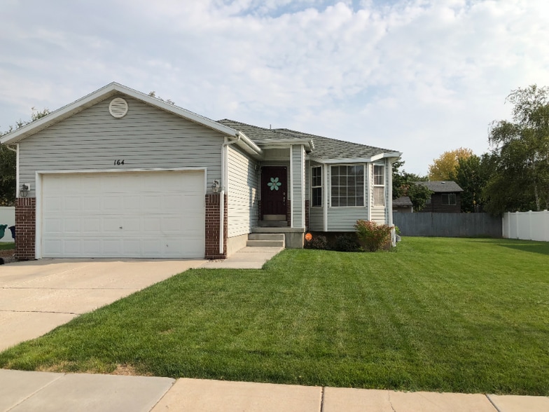 Primary Photo - 164 E 1325 N
